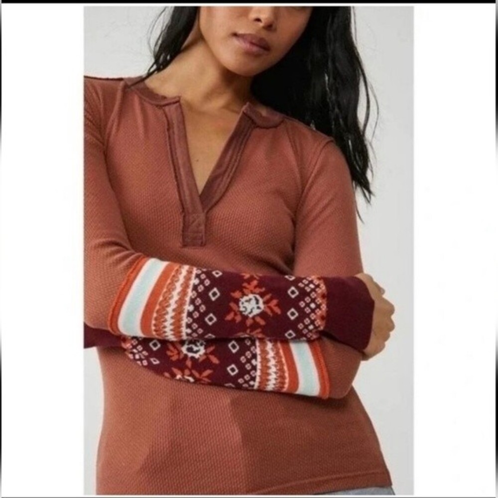 Free People We The Free Mikah Layering Cuff thermal top Size S in autumn combo